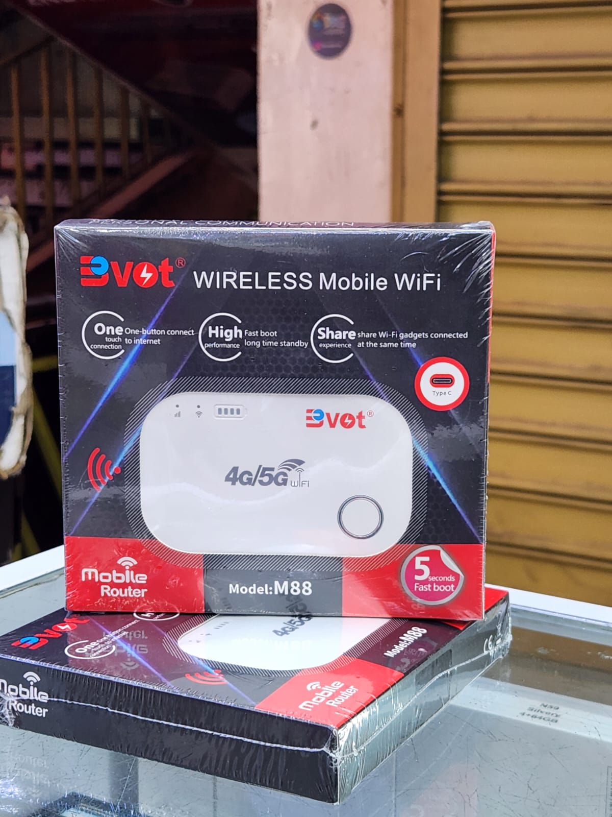 BVOT M88 4G/5G wireless mobile WiFi router (MiFi)