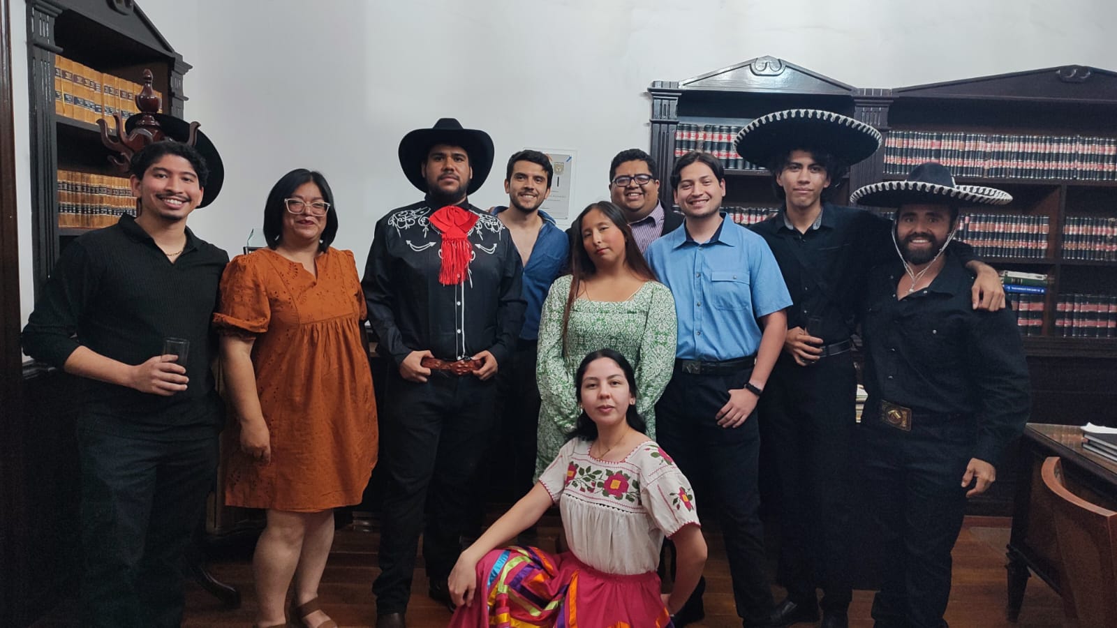 Dos gallos en apuros 