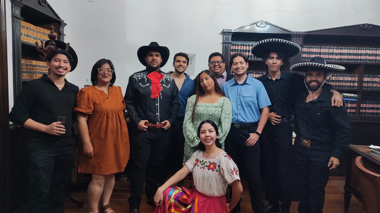 Dos gallos en apuros 
