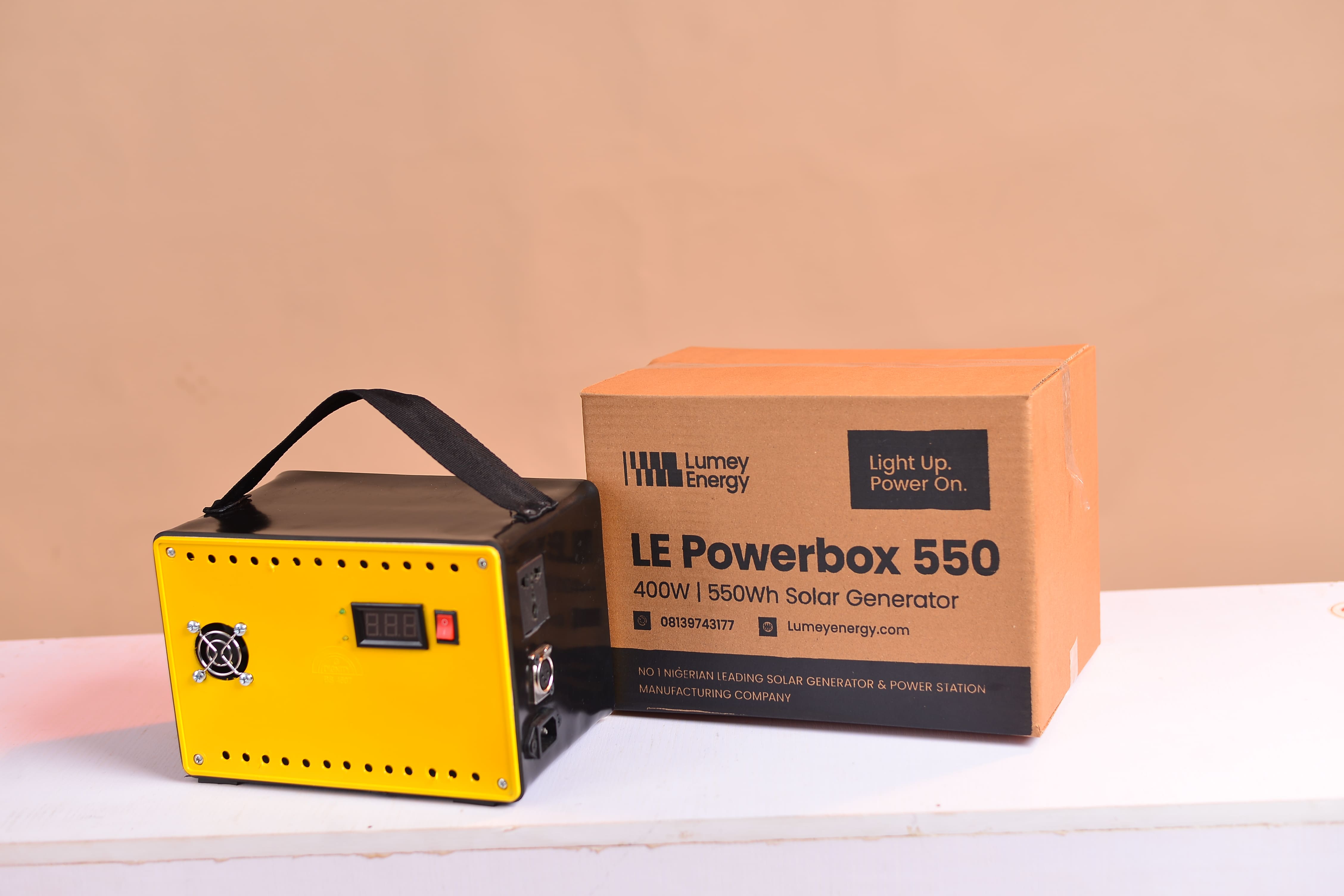 Lumey Powerbox 550 view 4