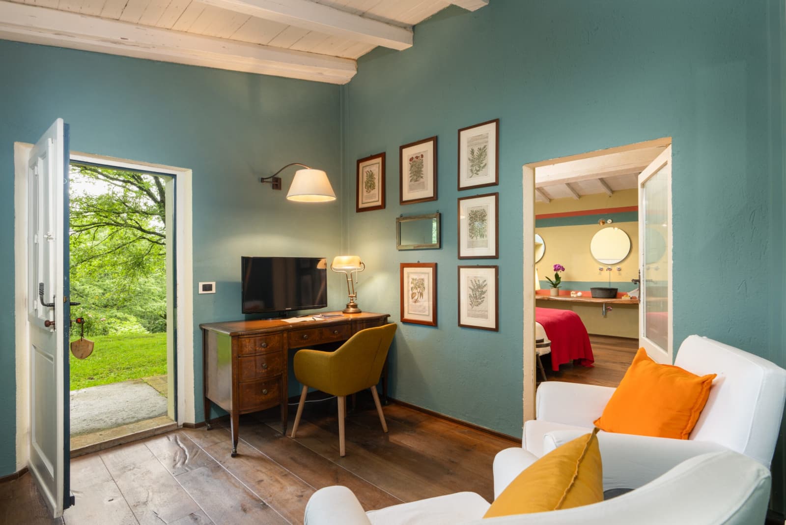 Villa Vetrichina — the study corner