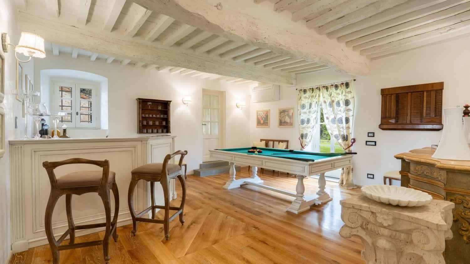 Villa Fornacella — the billiard room and bar