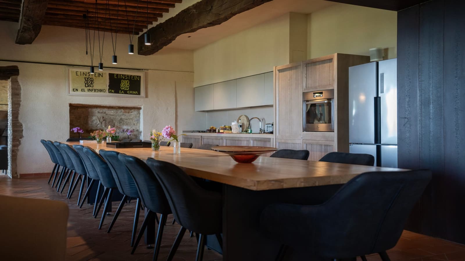 Villa Il Cellese — the dining table and kitchen