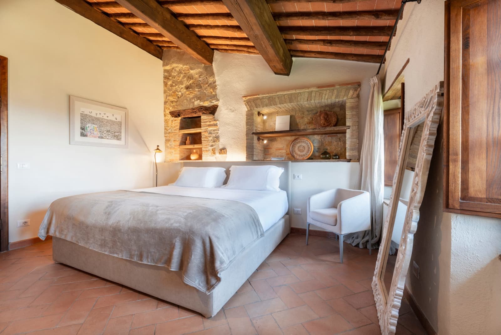 Villa Il Cellese — the Nicchie Sala room's sitting area