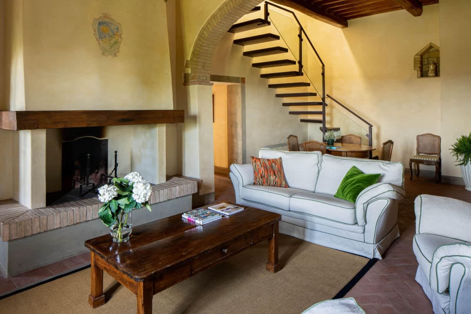 Solare del Chianti — the living room and staircase