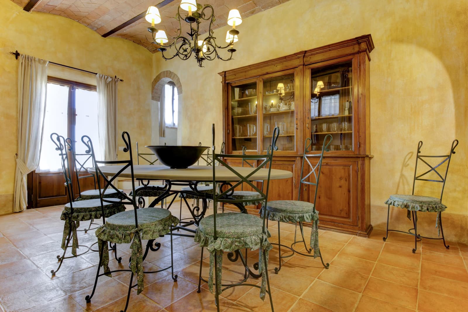 Villa Elle in Siena, Tuscany, photograph 20 of 65