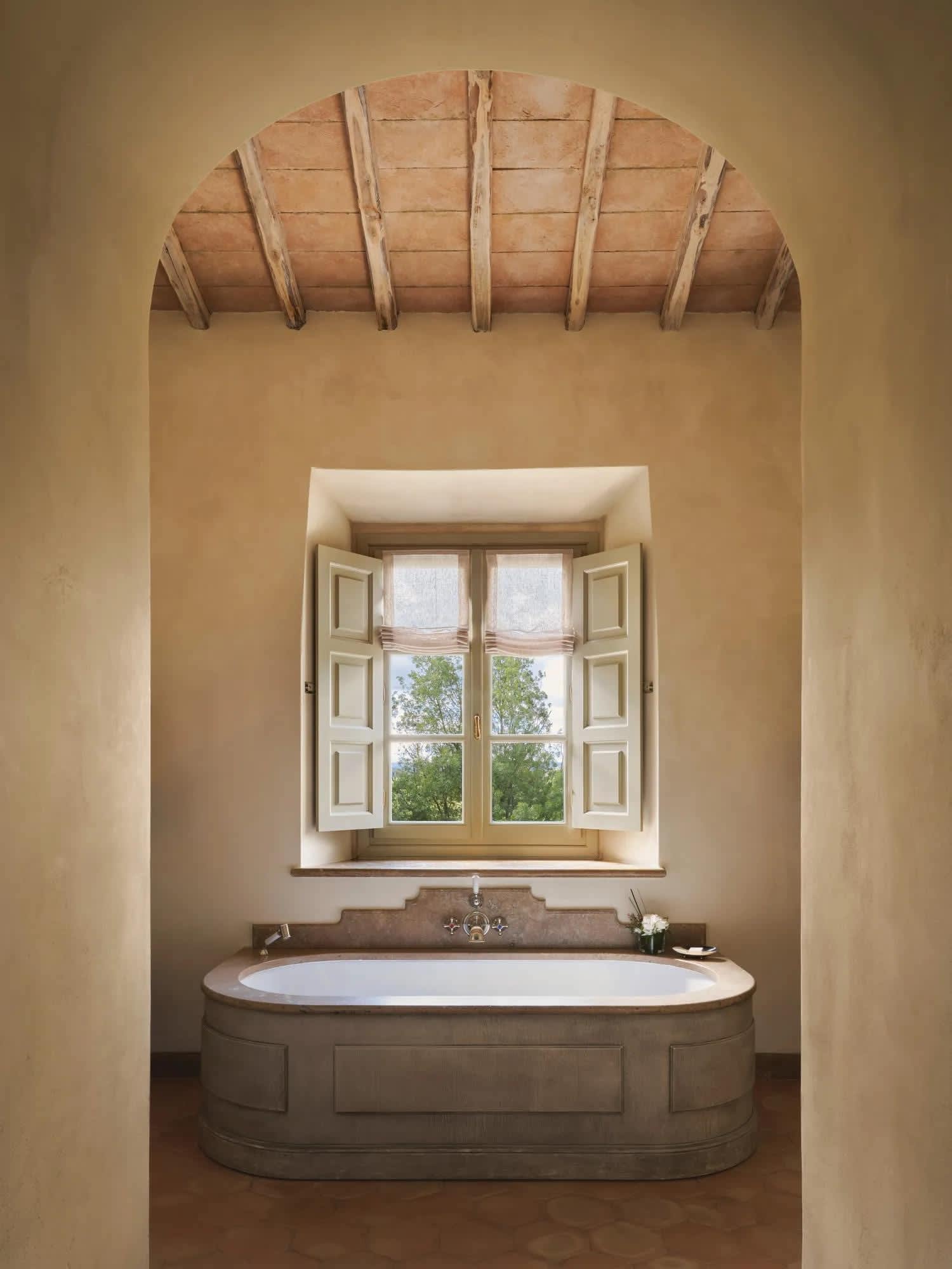 Villa Biondi in Castiglion del Bosco, Tuscany, photograph 5 of 20