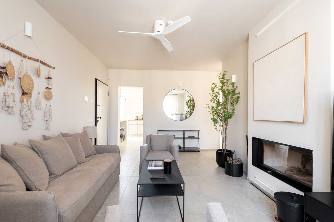 Tenuta Belvedere Estate: Tenuta Belvedere — the Suite Sole living room