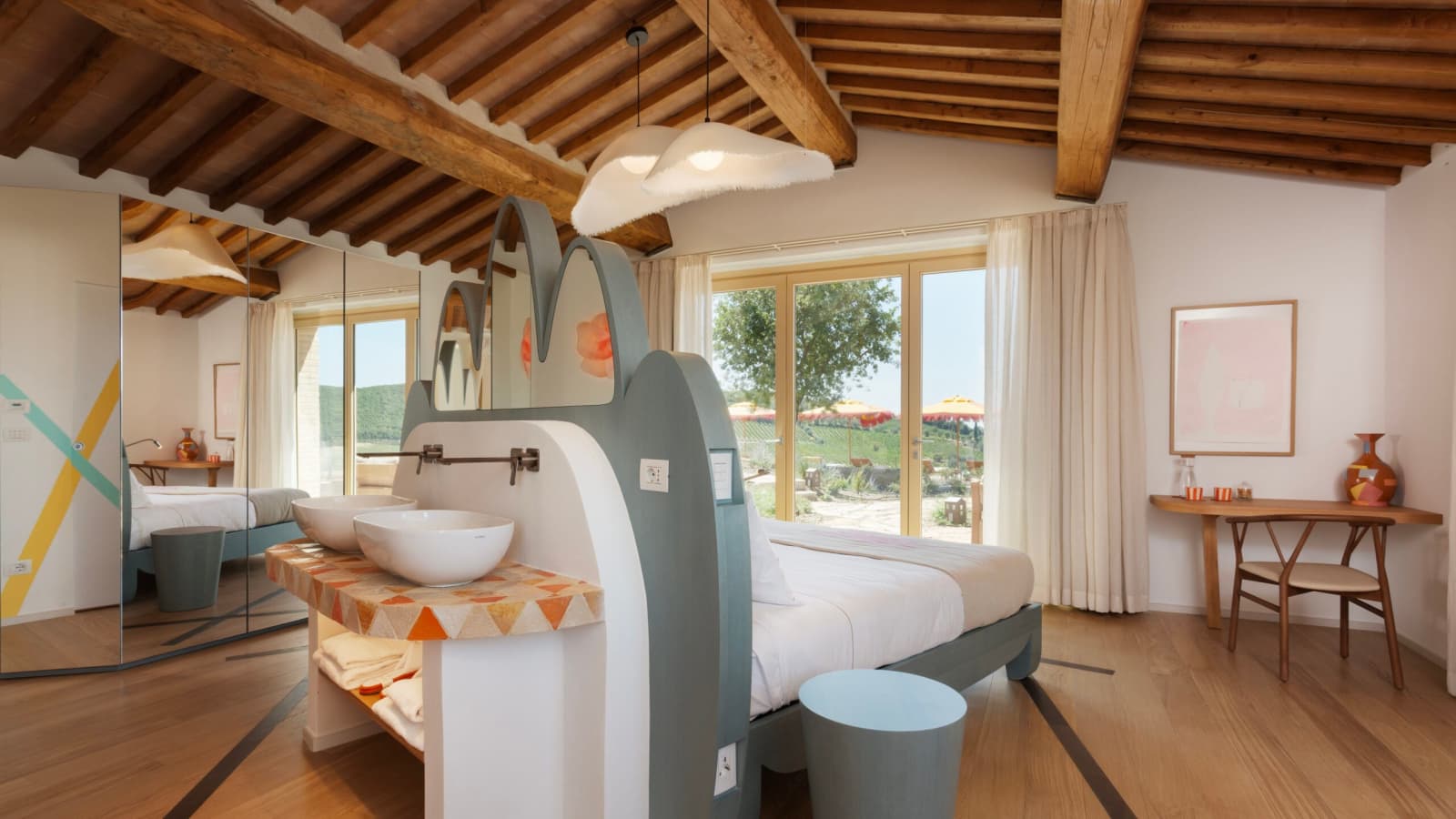 Podere Mastrojanni — a second dependance bedroom with a built-in double sink