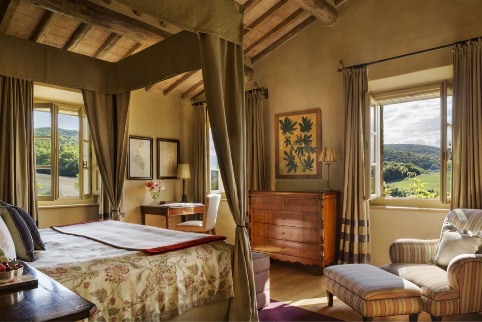 Villa Gauggiole in Castiglion del Bosco, Tuscany, photograph 21 of 24