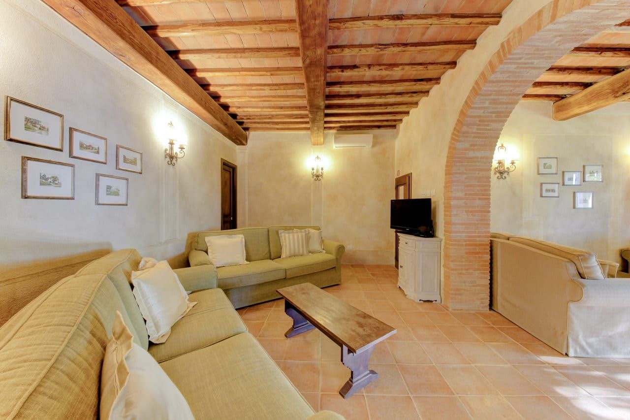 Villa Elle in Siena, Tuscany, photograph 39 of 65