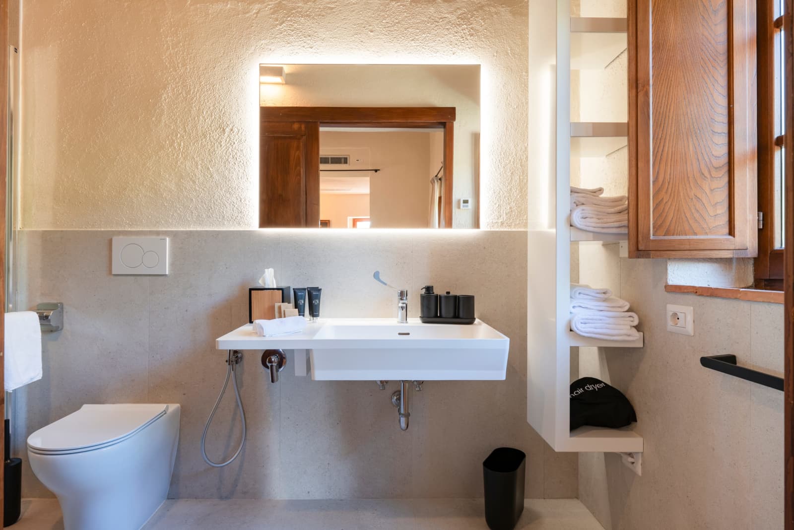 Villa Il Cellese — the Forno bathroom