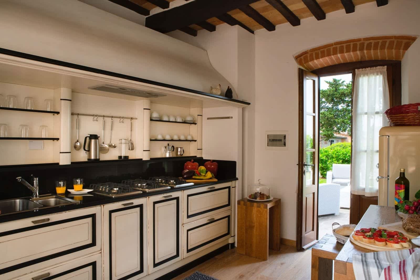 Podere Pianoro — the kitchen range