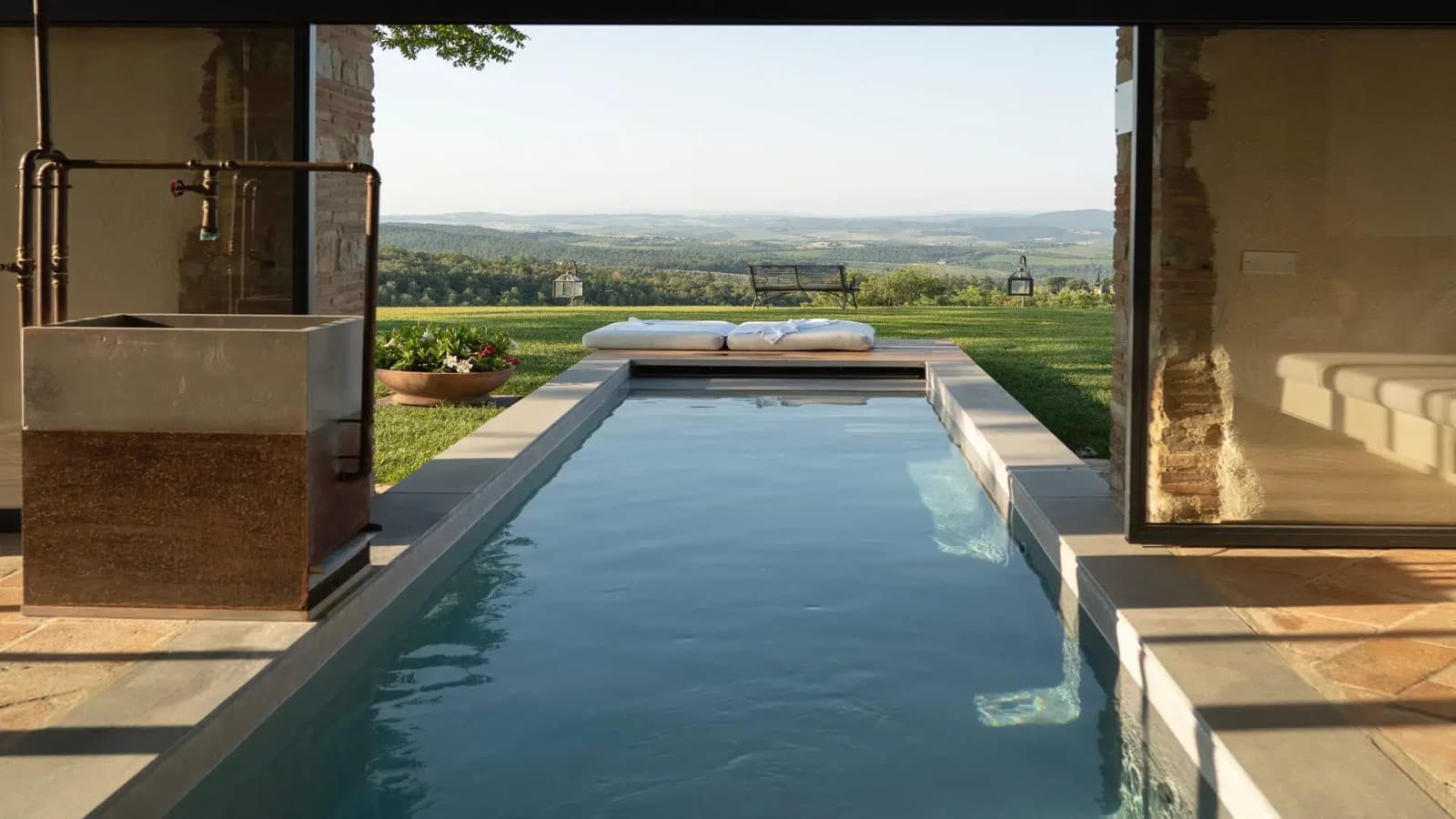Villa Il Cellese — the outdoor pool facing the vineyards