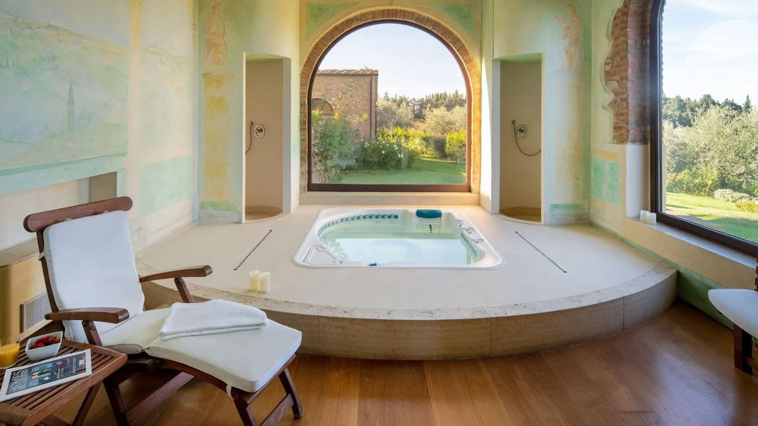 Solare del Chianti — the spa's heated jacuzzi
