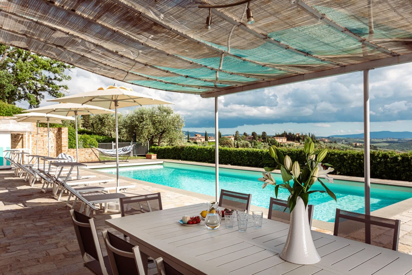 Villa Fornacella — the pool under the pergola
