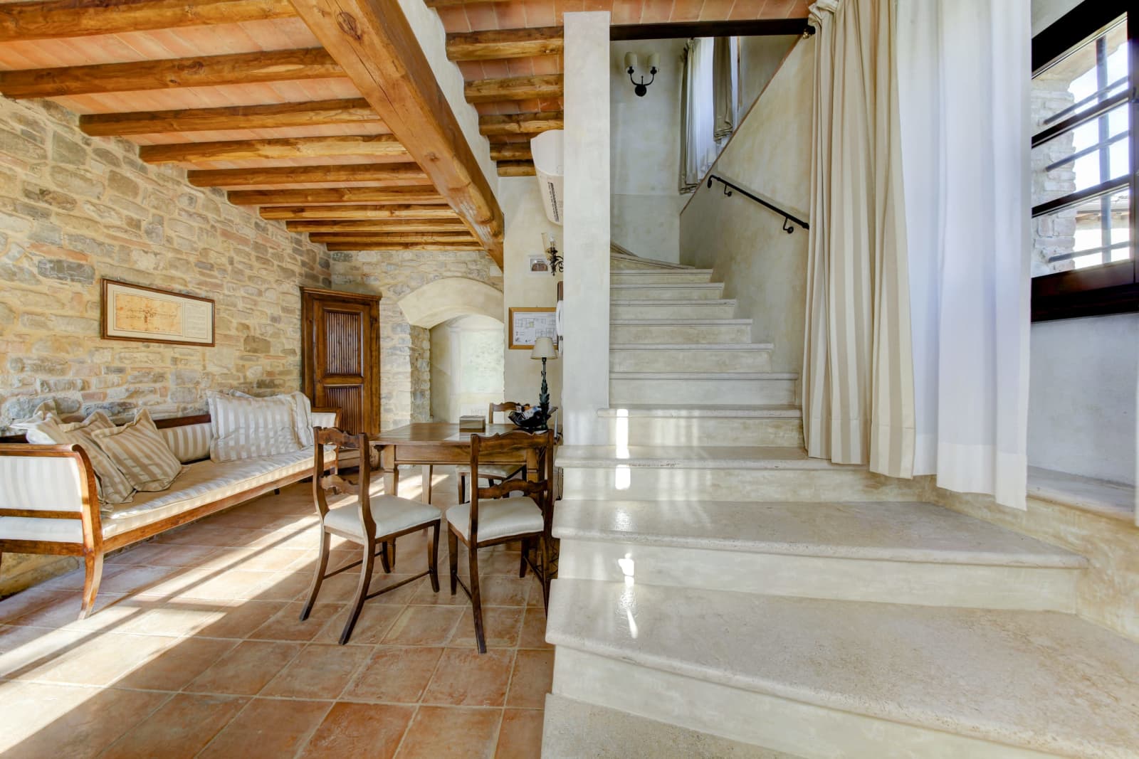 Villa Elle in Siena, Tuscany, photograph 12 of 65