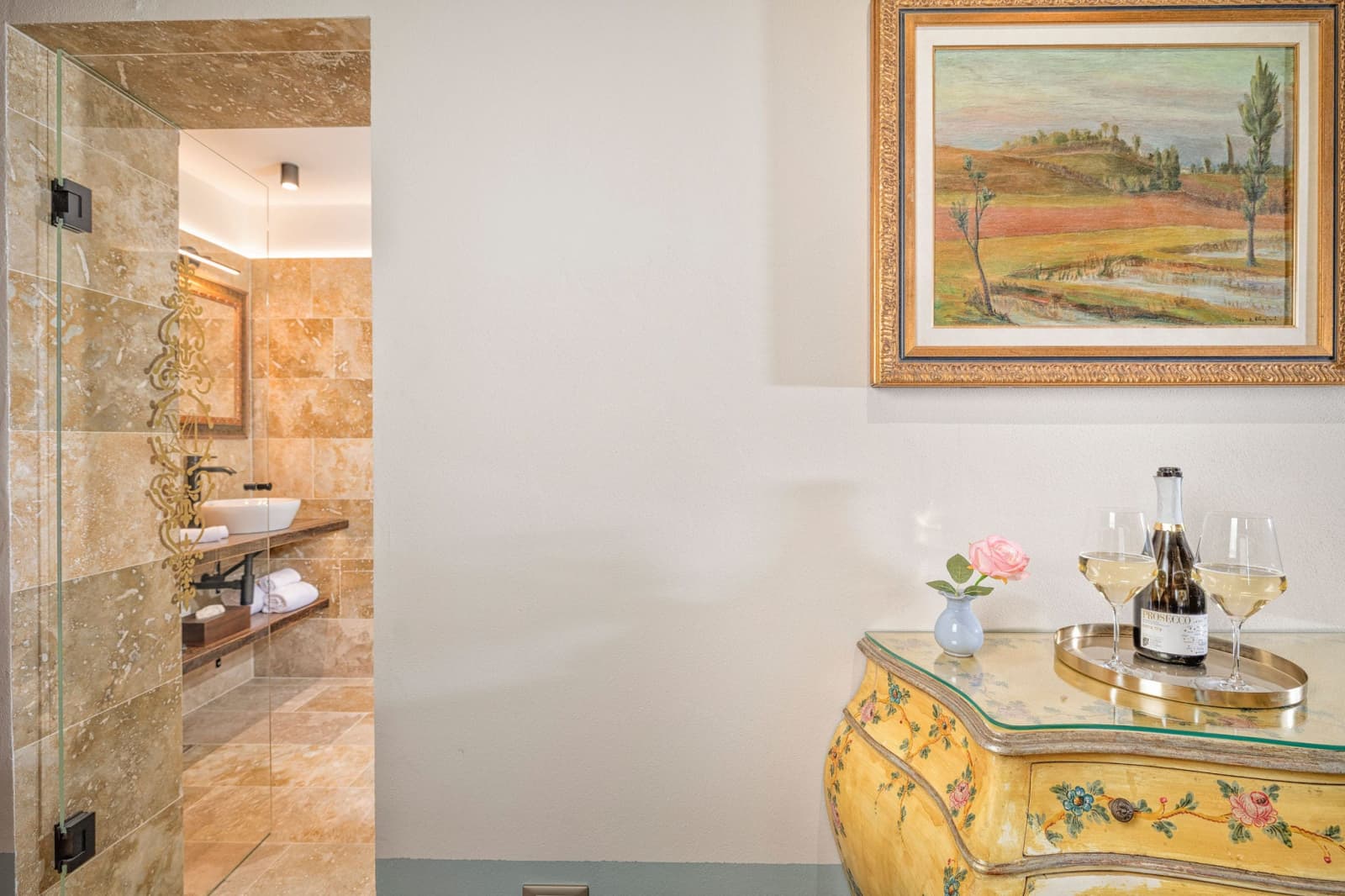 Villa Poggio d'Oro — a sitting corner with a painted desk