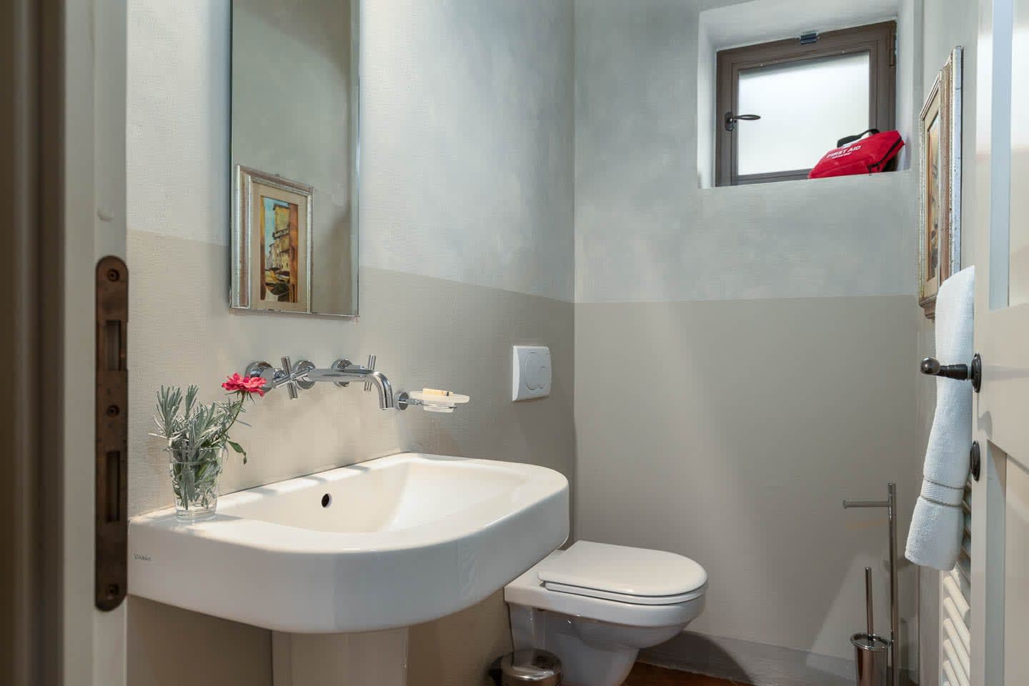 Casale Olivaio — a bathroom
