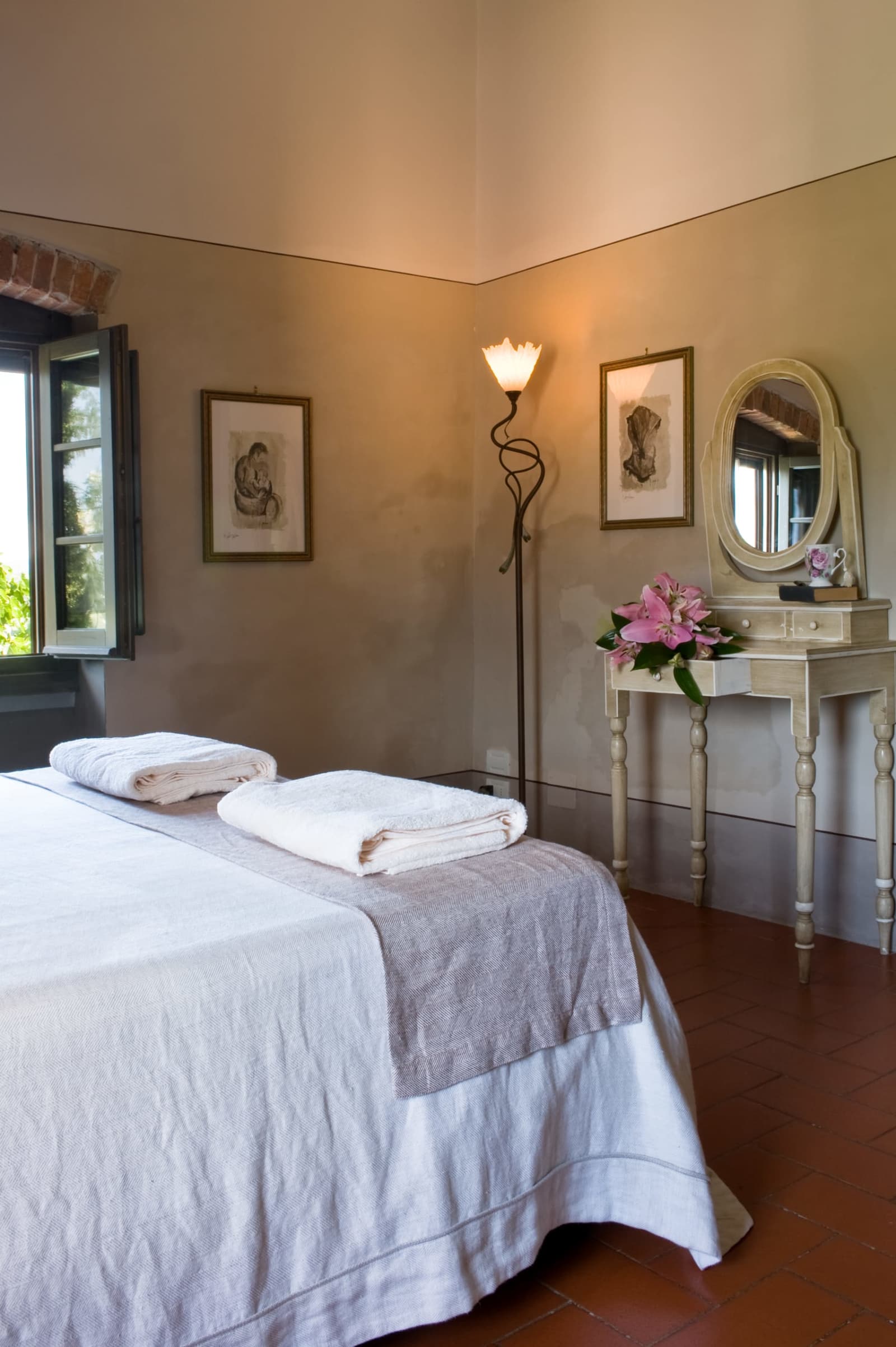 Villa Il Colto — a twin bedroom