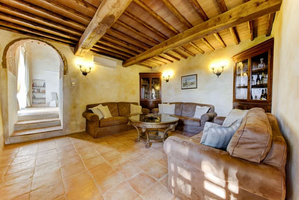 Villa Elle in Siena, Tuscany, photograph 4 of 65