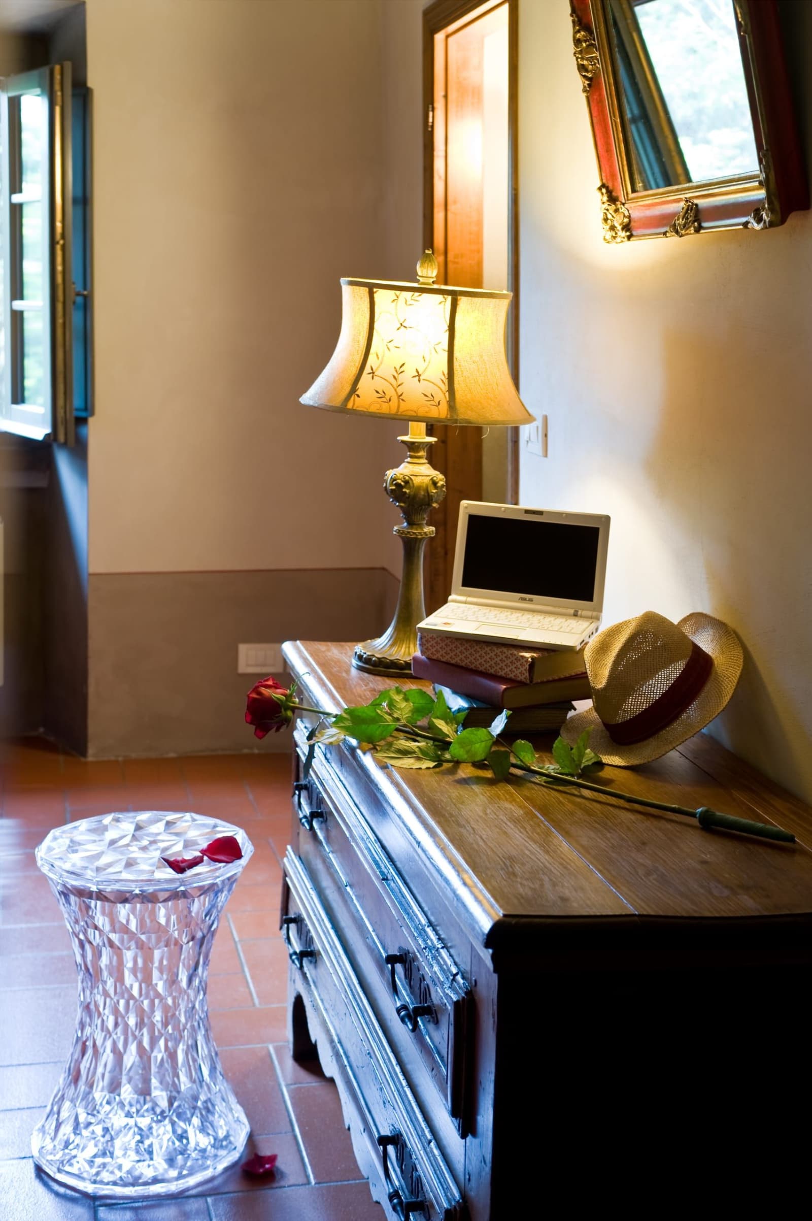 Villa Il Colto — a writing desk