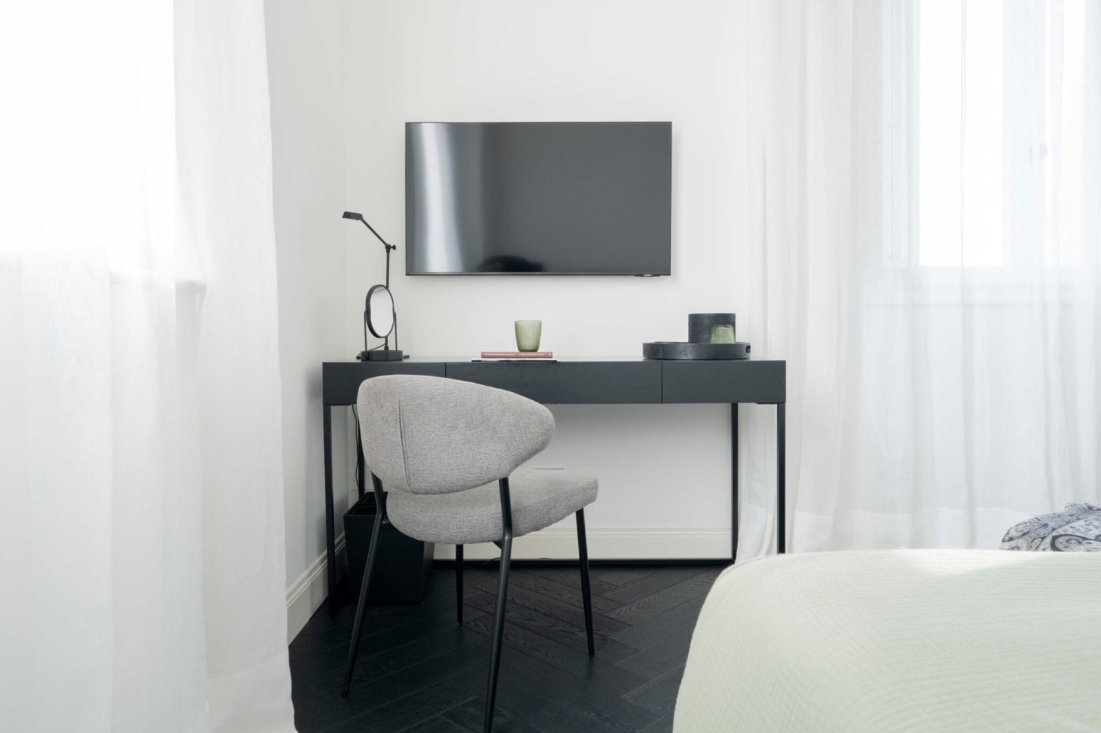 Tenuta Belvedere Estate: Tenuta Belvedere — a writing desk in a villa bedroom