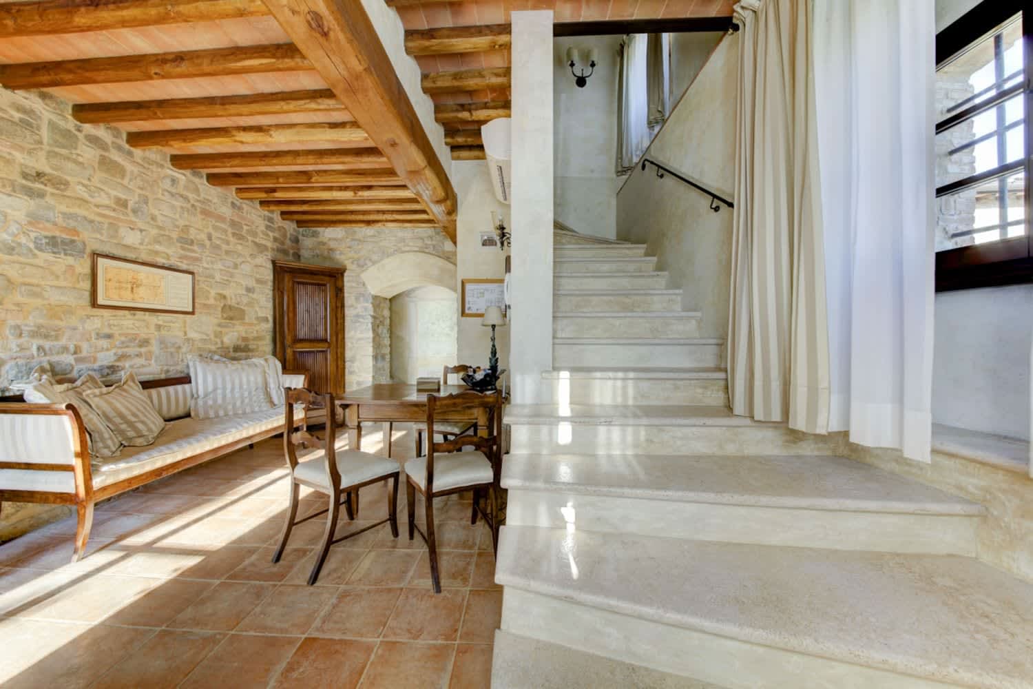 Villa Elle in Siena, Tuscany, photograph 9 of 65