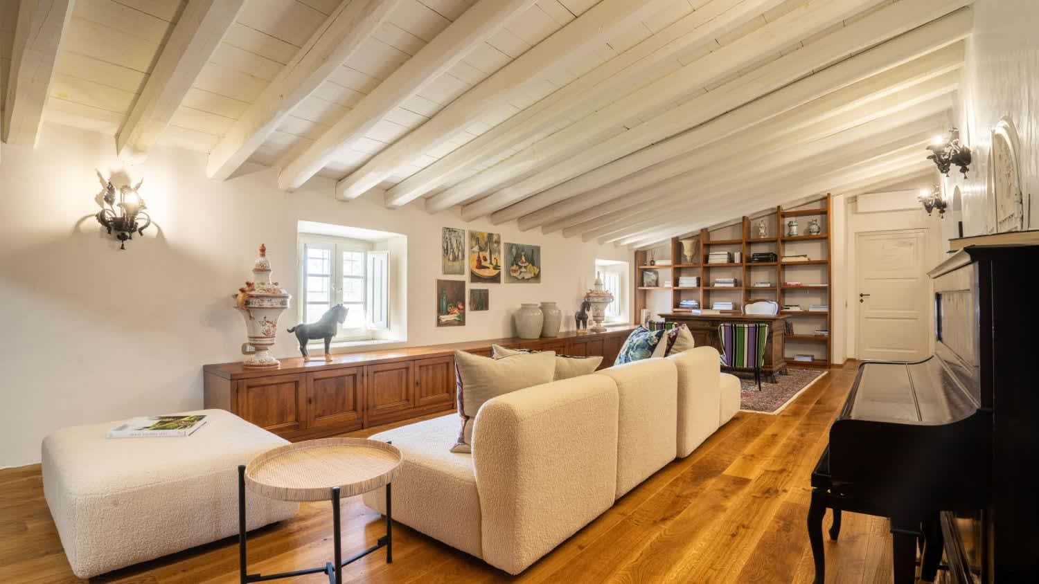 Villa Fornacella — the first-floor living room with its fireplace
