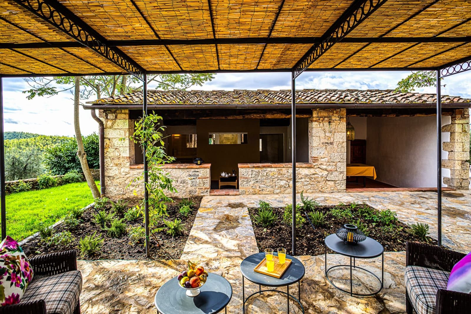 Casa dell'Erta — the pergola garden