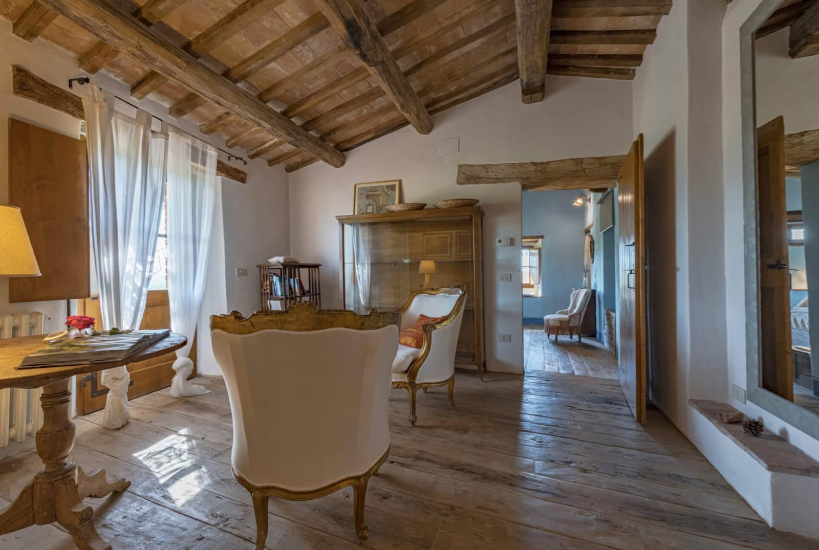 Villa delle Sorelle — the first-floor lounge