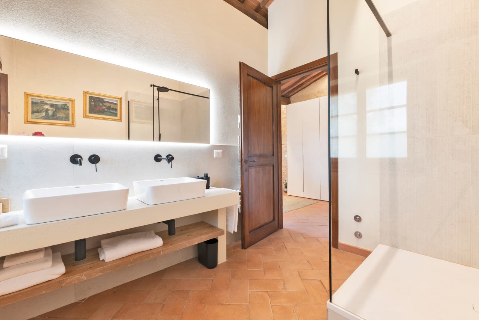 Villa Il Cellese — the Cispiano bathroom