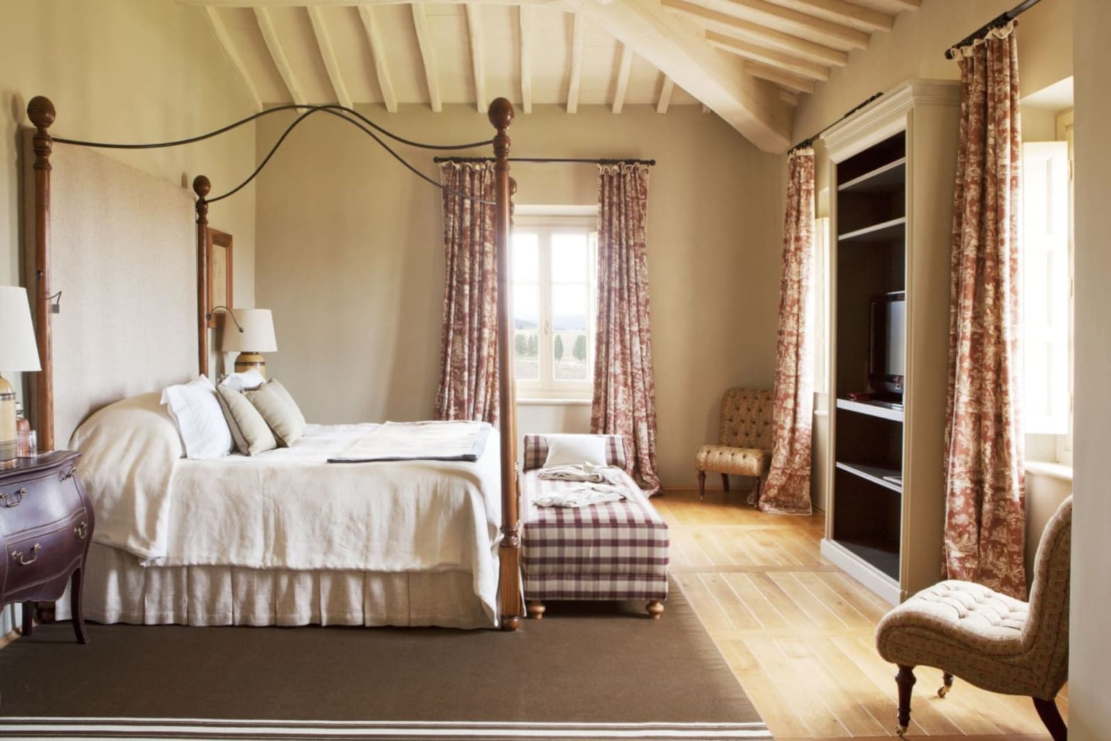 Villa Sant'Anna in Castiglion del Bosco, Tuscany, photograph 15 of 19