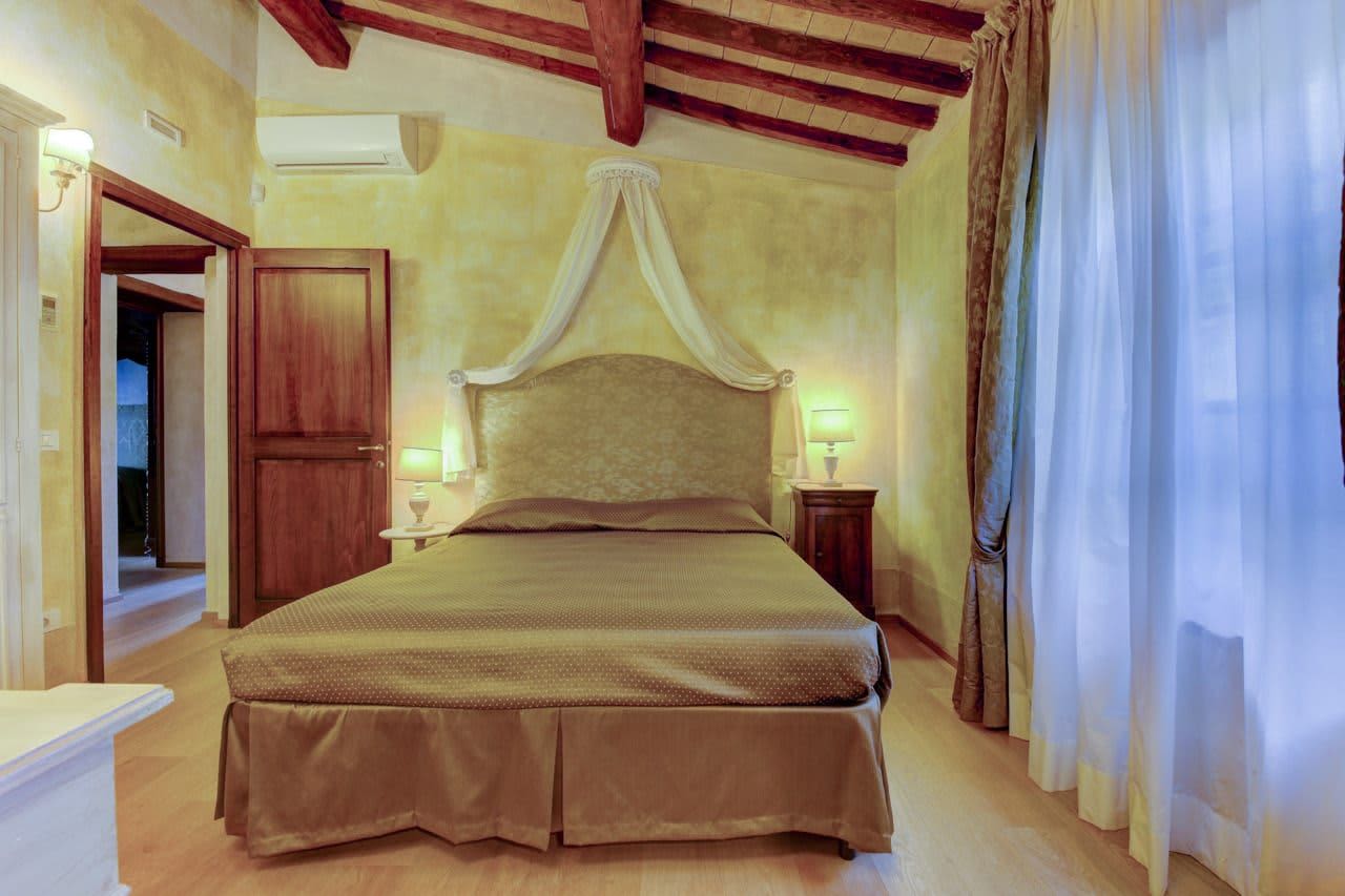 Villa Elle in Siena, Tuscany, photograph 50 of 65