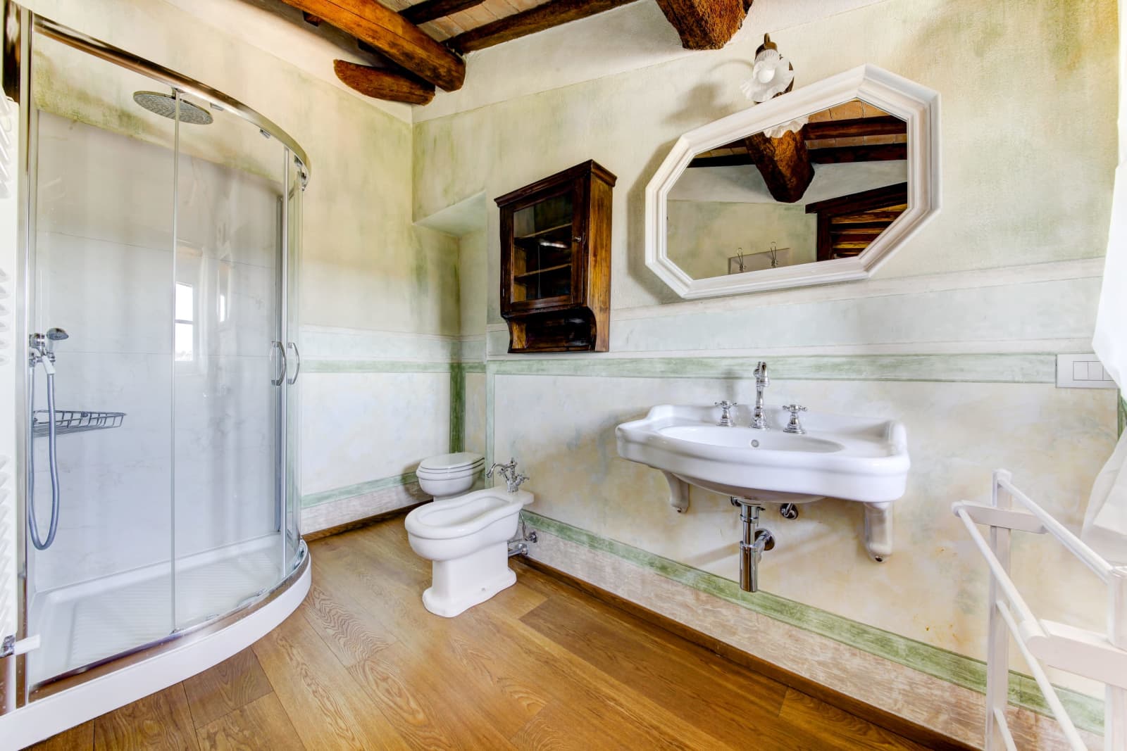 Villa Elle in Siena, Tuscany, photograph 26 of 65