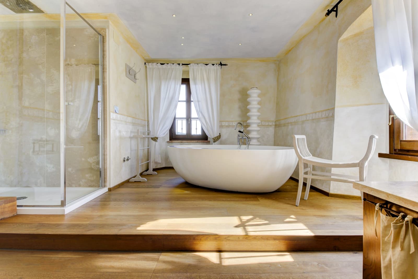 Villa Elle in Siena, Tuscany, photograph 23 of 65