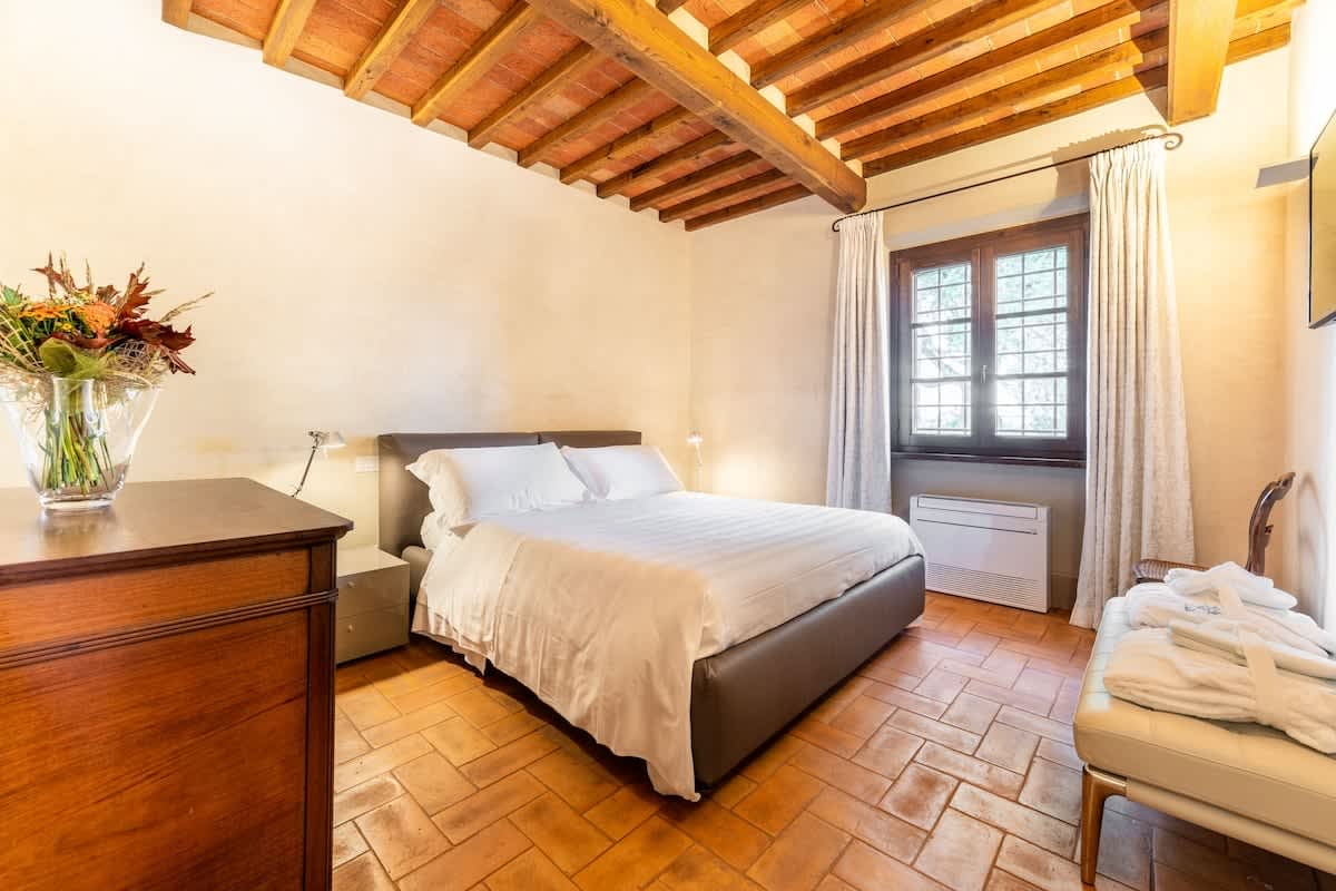 Villa San Bartolomeo in Montepulciano, Tuscany, photograph 15 of 42