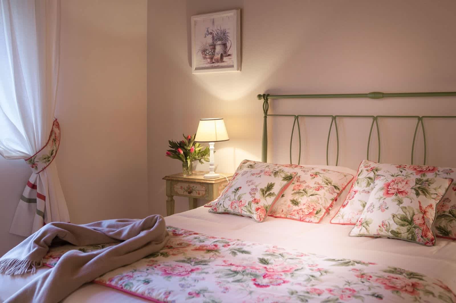 Villa Fornacella — a guest-house bedroom