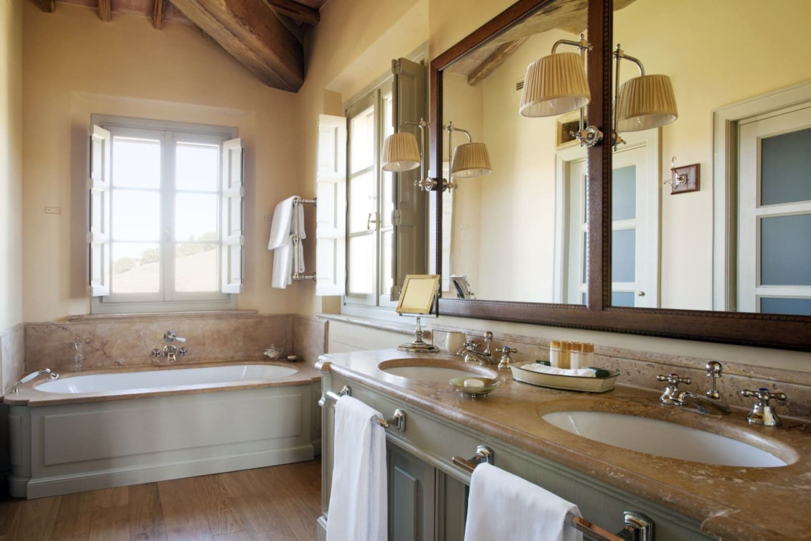 Villa Casa del Fiume in Castiglion del Bosco, Tuscany, photograph 18 of 22