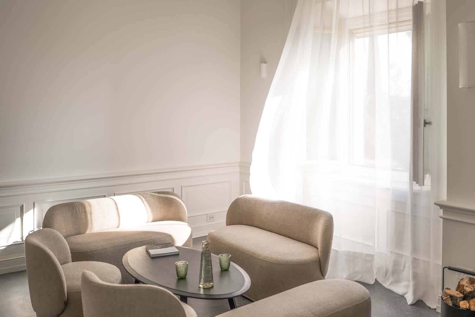 Tenuta Belvedere Estate: Tenuta Belvedere — a sitting corner in the villa