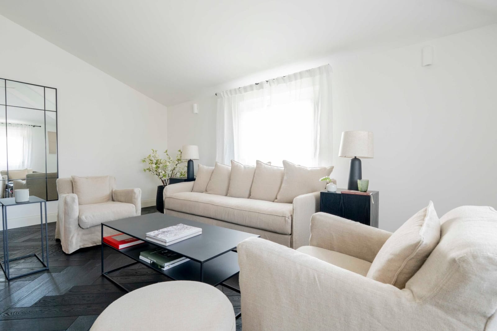 Tenuta Belvedere Estate: Tenuta Belvedere — a suite living room with deep sofas