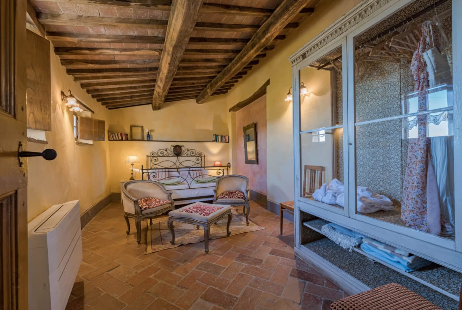 Villa delle Sorelle — the living room and library