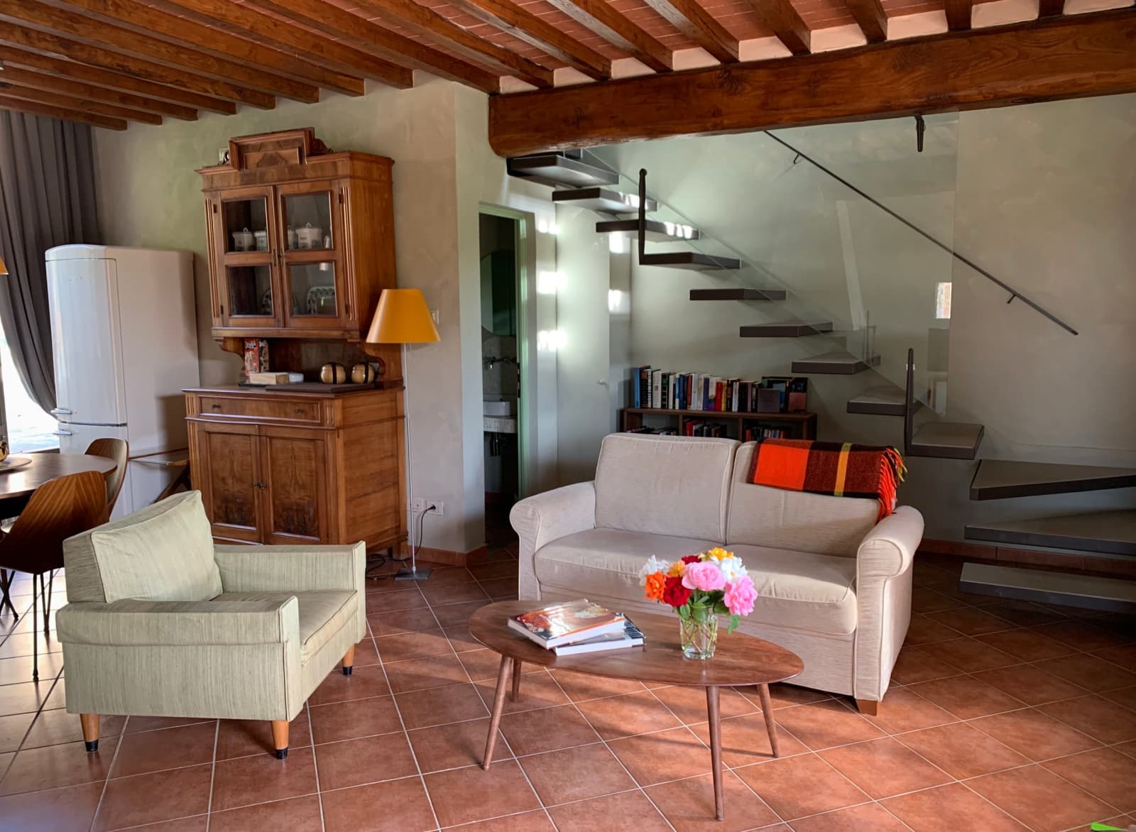 Casale Olivaio — the living room and stairs