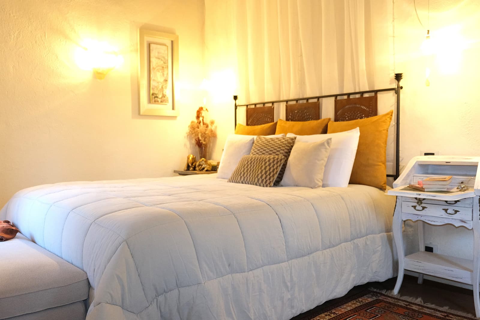 Villa Vetrichina — a double bedroom