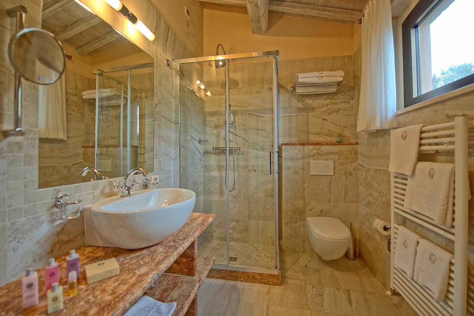 Tenuta La Barricaia — an en-suite shower room