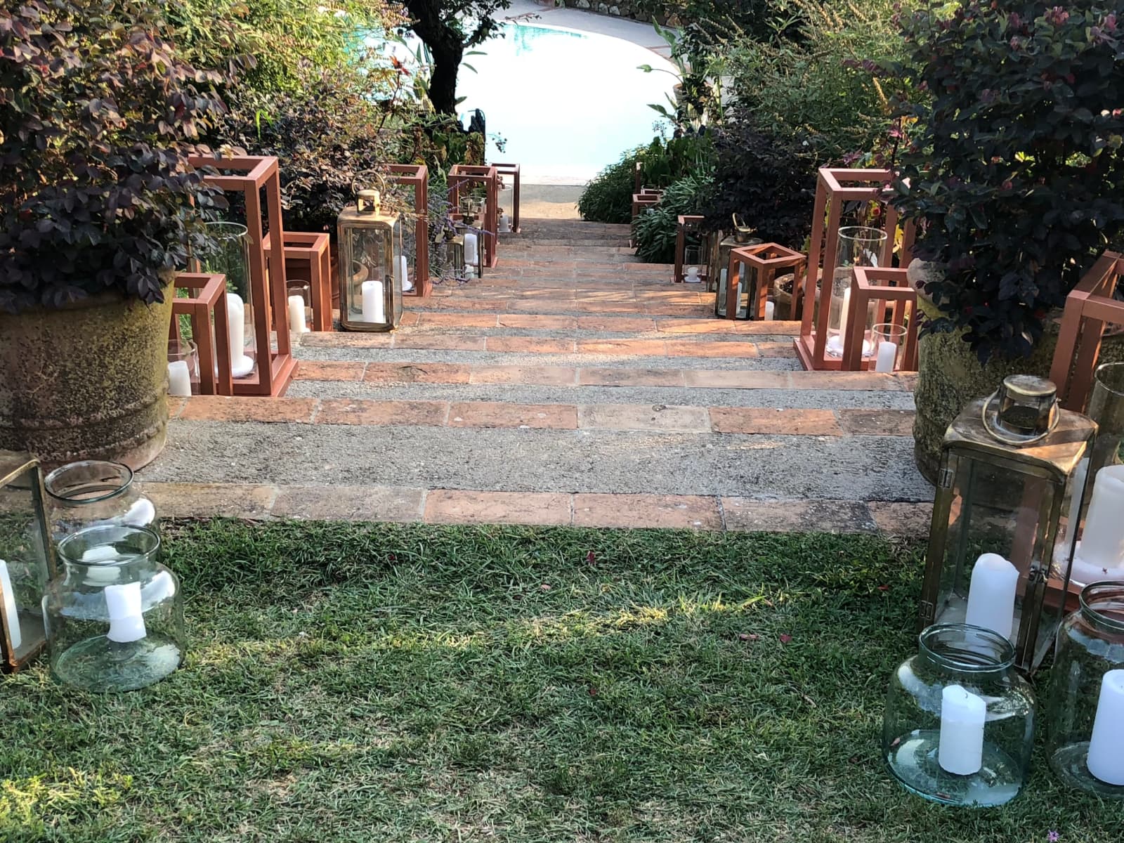 Villa Vetrichina — the lantern-lit garden path