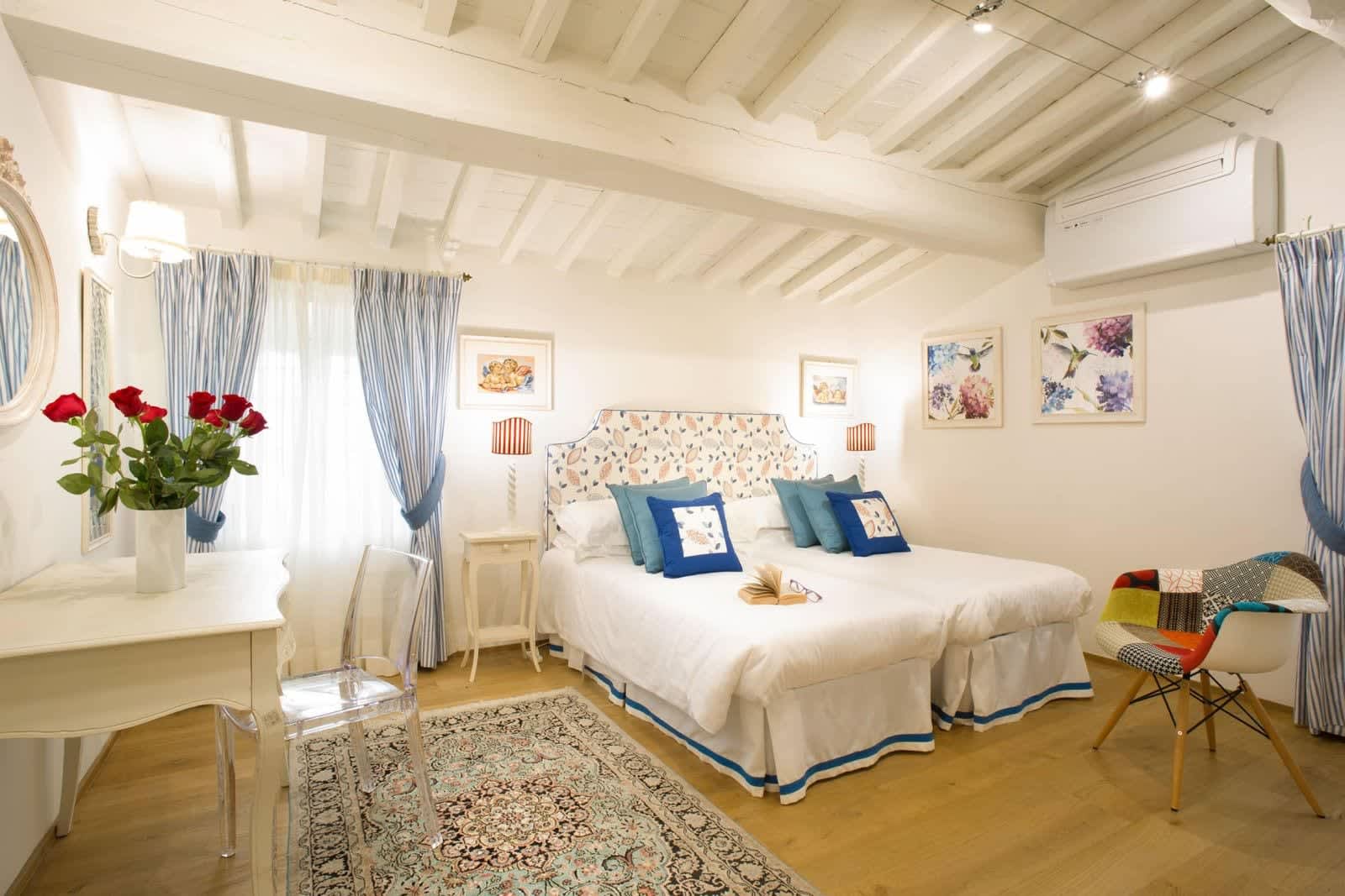 Villa Fornacella — a walk-in dressing room