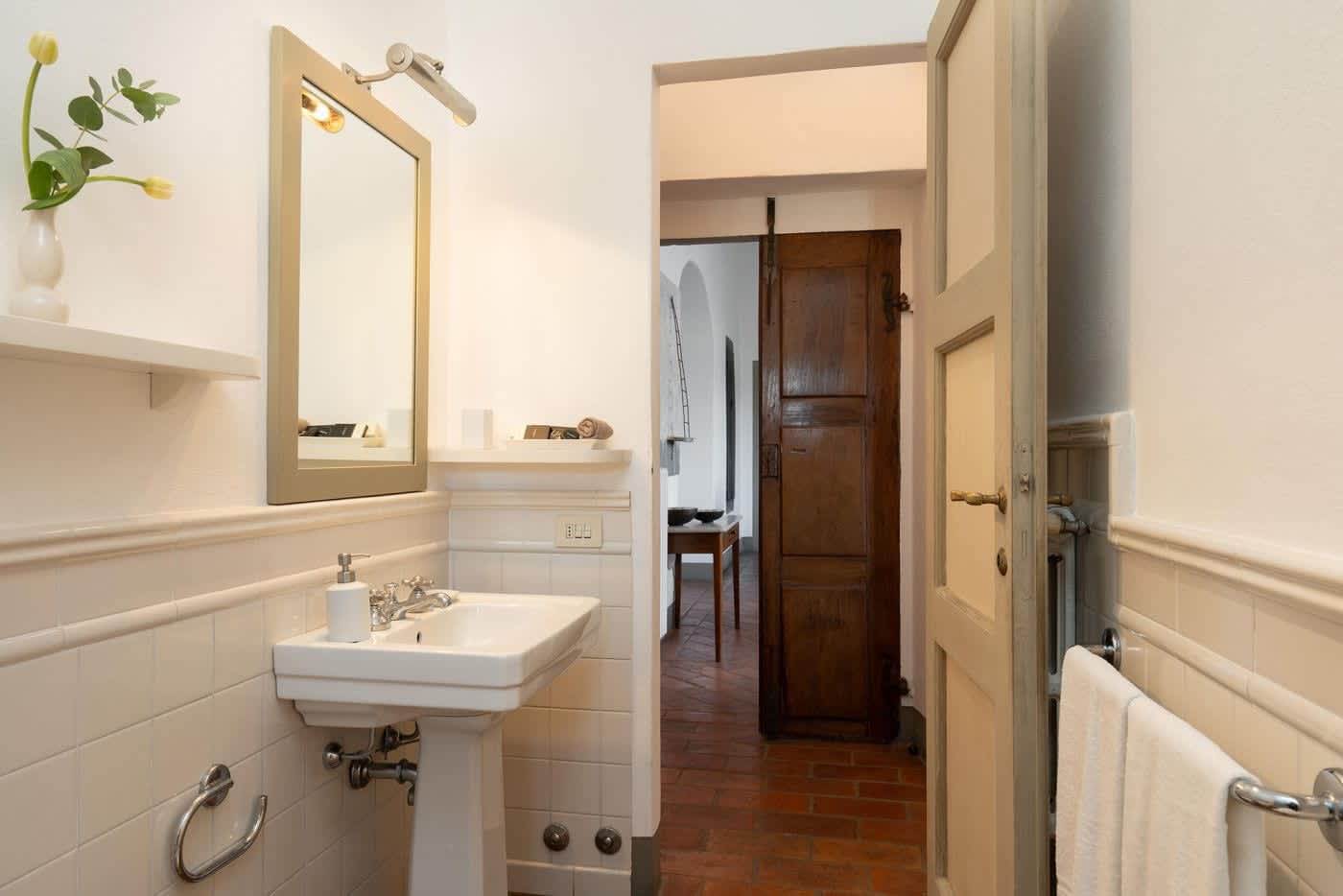 Villa Castellaro — an en-suite bathroom