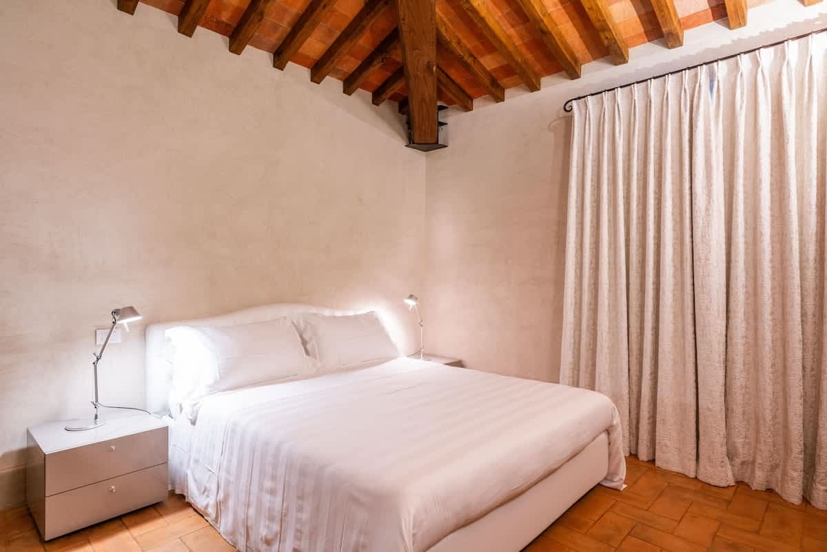 Villa San Bartolomeo in Montepulciano, Tuscany, photograph 16 of 42