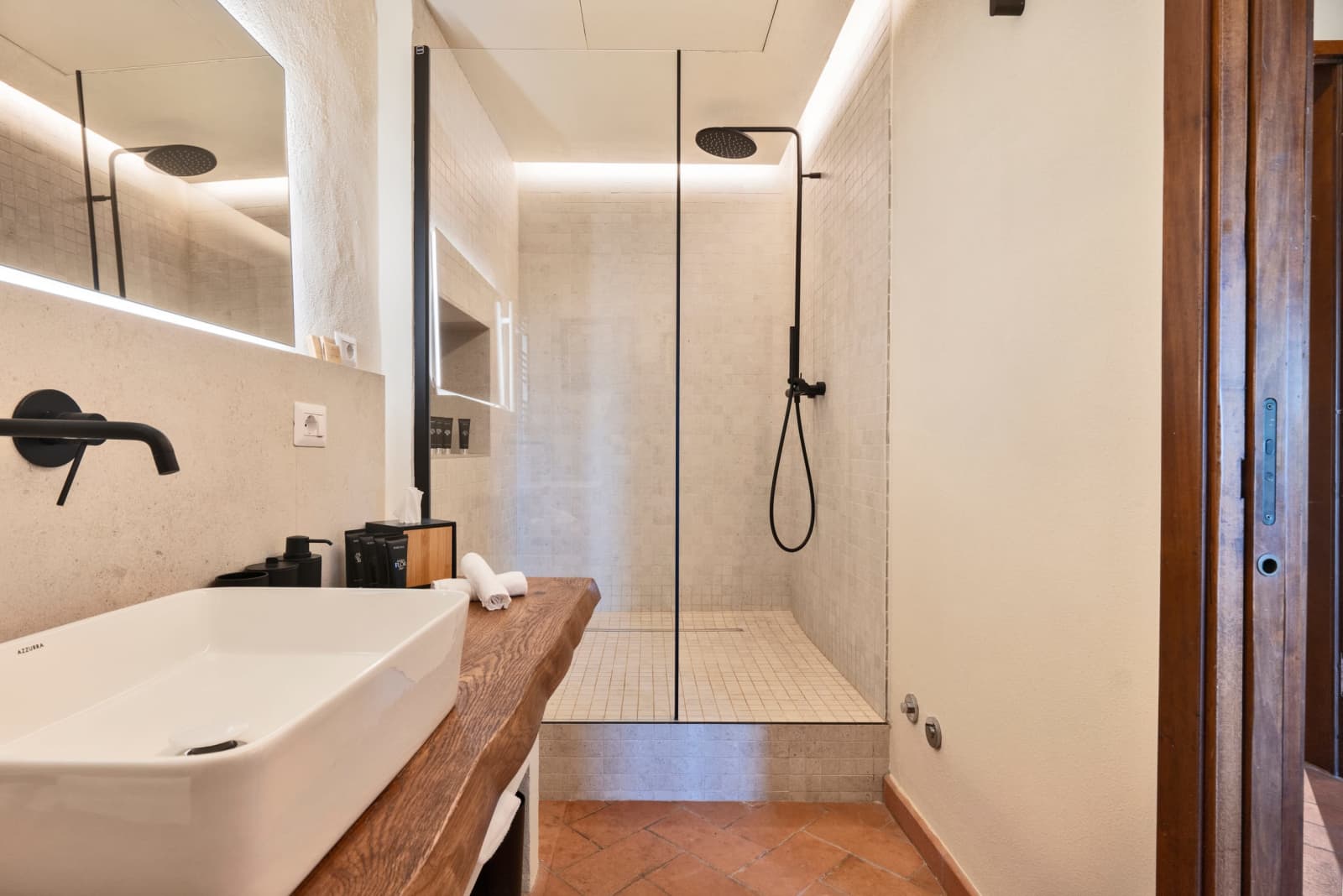 Villa Il Cellese — the Nicchie Sala bathroom
